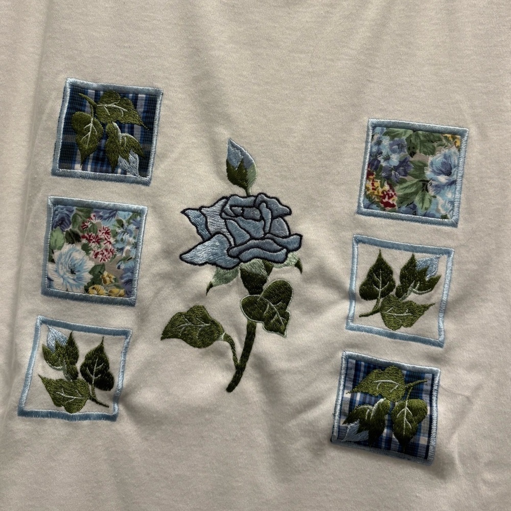 Vintage Tradition Floral blue Embroidered Tshirt M Cottage Core shoulder pads - Picture 2 of 4